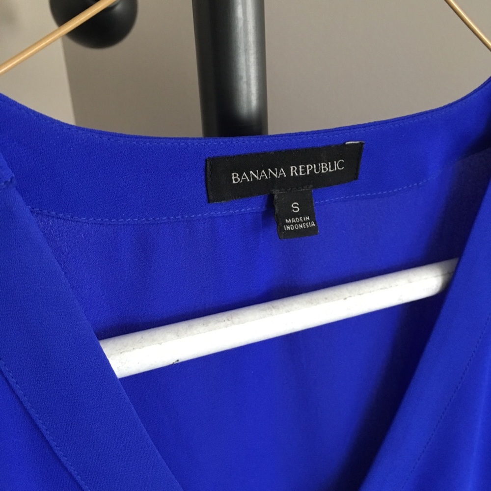 V-Neck Blouse - Picture 4 of 4